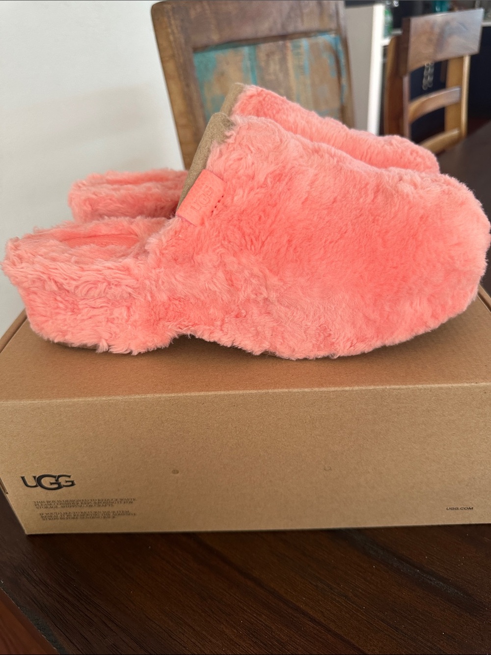 UGG FUZZ SUGAR Coral Shearling Slip-On Clog - Picture 2 of 7